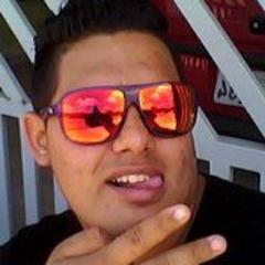 Gosto de futebol , curto funk , pagode , rap ,sertanejo e outros .....
sou bem humorado e etc ....
quem quiser saber mais eh soh seguir ai ....