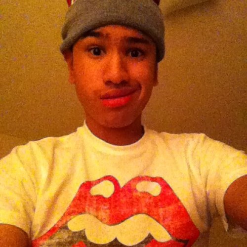 Skateboard, Mall, Hang Out With Friends, Weed ♥ , And Music Keeps Me Up ♫ I Say You Follow Back  __^