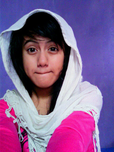 Nona leutik campernik . Pin 220710C3