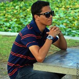 Estudante de Publicidade ,simpatico,comunicativo,adoro me divertir e fazer amizades, é isso aii ^^ kkk