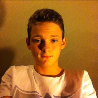 DeanDklr's profile picture. I follow back