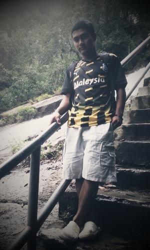 Just Call Me Syarul or Kitol/20 already/Ceria Dan Suke wat orang lain Happy~Single~ Follows you
