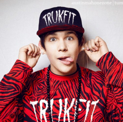 Austin Mahone is my life. Yeah, thats it.