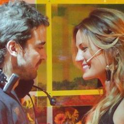 Ella ? Ornela de luca Te lo explicaría mejorPero para entenderlo tenes que sentirlo ♥ Amándola desde el 10/01/12  Sienpre con PyP Juntos son invensibles los amo