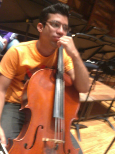 Waldo_davidDP's profile picture. Violoncellista, Ingeniero Agronomo , Guireño, Humano 100%, y el resto se ve en el camino...