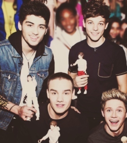 iZiamMates's profile picture. Hi I love, please read my name