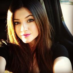 Part of my family show keeping up with the kardashians hhahahahaha lucky me im not that crazy !º