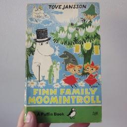 VisualBookClub's profile picture. Visual Book Club is a blog of zines, comics and visually interesting books.