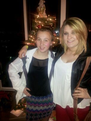 SarahMartin46's profile picture. 16. classof14. WA. :*