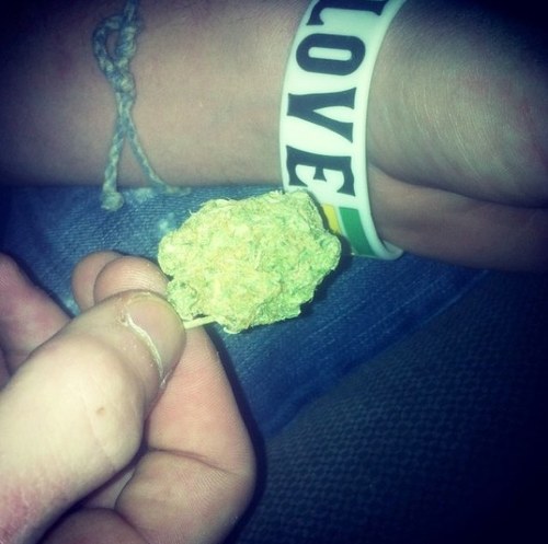 _iLoveDrugz's profile picture. Love them drugs. Kush, Xanax, that yay, syrupp, shrooms, them codones, mmm Molly!  iSkate Jus Dank, drank & spank; my followers. #StayTrippy #FWMC