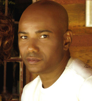 rorogerio61's profile picture. Human, sovereign and free. Painter, graphic, textile and product designer working for fashion and entertainment industries.