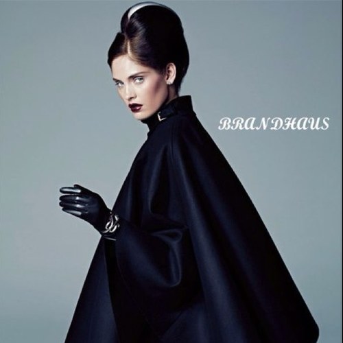 BRANDHAUS_ONE's profile picture. Мода. Стиль. Тенденции. История.
http://t.co/w64Vgije