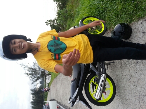 Mrfuzbern's profile picture. bla..bla..bla..bla..-_-