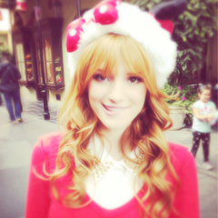 Twitter Humorístico Dedicado Á Atriz de No Ritmo (Disney) @bellathorne .