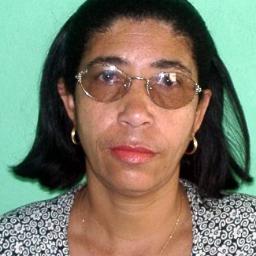 Minha filha diz que ama uma tal de Maile Sairus, mas eu já disse pra ela que não tenho dinheiro pra ela ir em shou nenhum