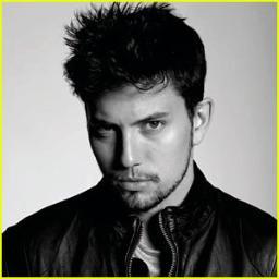 I'm a soldier in a battle against myself. Sometimes i win...sometimes i lose. When it comes to @IntuitionAli I just can't accept losing. (Vampire/RP)
