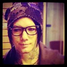 @MinaAshba
I post photo do Ashba, http://t.co/mlpBgCCj

done January 18, 2011