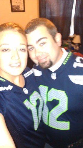 HUGE Seahawks fan, mother of 2, happily married to my best friend, cake decorator and medical assistant! Pretty busy life lol!