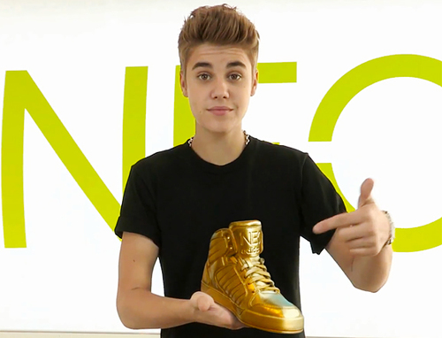 im Katarina. here to support @Justinbieber Believe tour 10/3/12 :D I will always love him. 16. I ALWAYS follow back!! ;)
