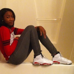 YOU CAN BE ANYTHING OR ANYBODY YOU WON'T TO BE JUST KEEP UR MIND TO IT LIKE ME
SINGER/DANCER/ARTIST