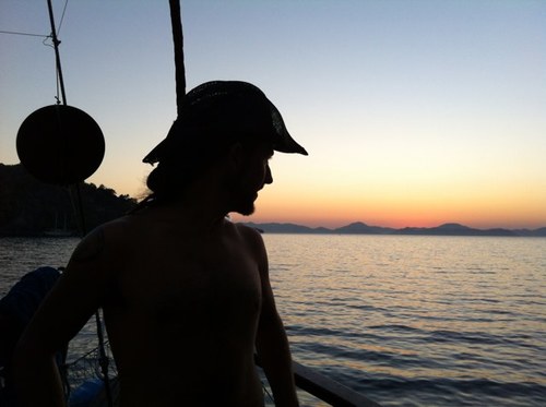 olemanue's profile picture. Médico de familia; soporte vital y emergencias, en EPES061. Corredor popular; maratónX13. Ciudad del Betis