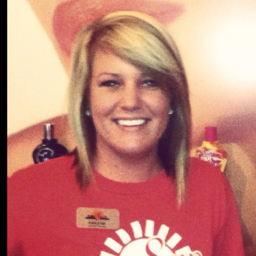 ashleighnitsche's profile picture. 