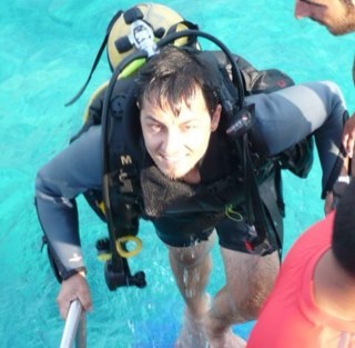 cont008's profile picture. 