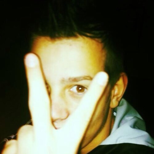 DB 
Love nena and my family Bewst friends @yannickviod @kaasfan @xx_renzo_xx @mfteletubie @xxnenaloveyou @mooijruby