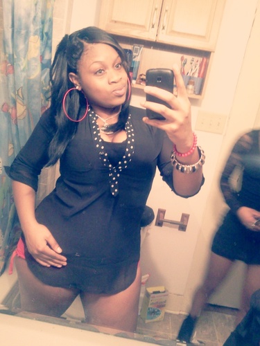 I Know Alotta Fake Hoes But Surround Myself Arounn Some Real Bxtches & Those My Bxtches but Say You ,Reading My Bio So You Might As Well Follow Me Ifb .