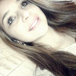 Se aprende a amar não quando se encontra a pessoa perfeita, e sim quando se aprende a crer na perfeição de uma pessoa imperfeita.