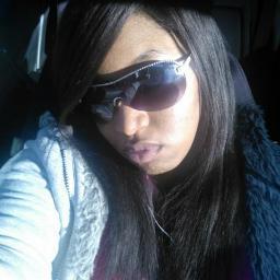 Sakinah48's profile picture. Goddess of the Violin