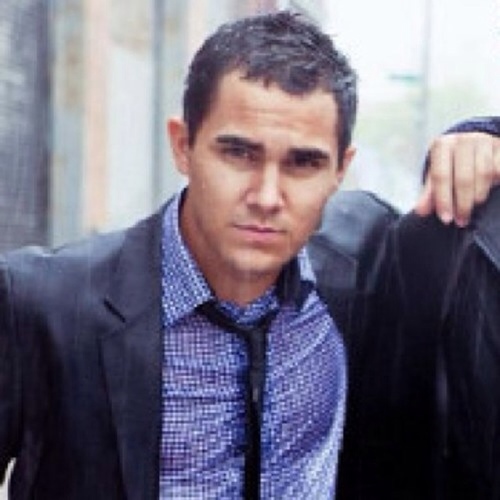 (@TheSingerCarlos's Backup) I'm Carlos, I'm 19 and Taken by @TheWrenDeSantis.