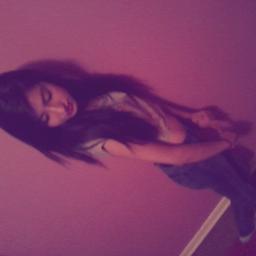 Holaa :) Me llamo Solange c: y amo a Justin Bieber, el es el mejor *---*. Voy  en el liceo 1 :) y eso Chaus 3