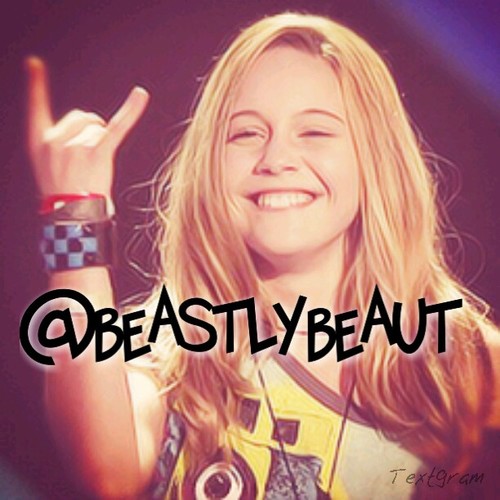 Fan account dedicated to @BeatriceMiller. @CloveMoonlight's personal. Shared by Alexander and Clover. #IMaBEAst #WizGodBute #Hooligan