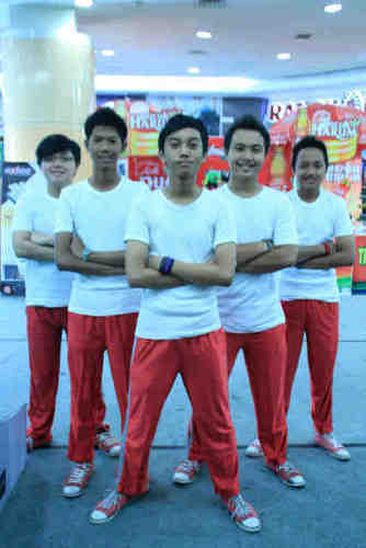 Since 18August11˚ We are ElectroFlowShuffle! Feel the beat, enjoy the music.