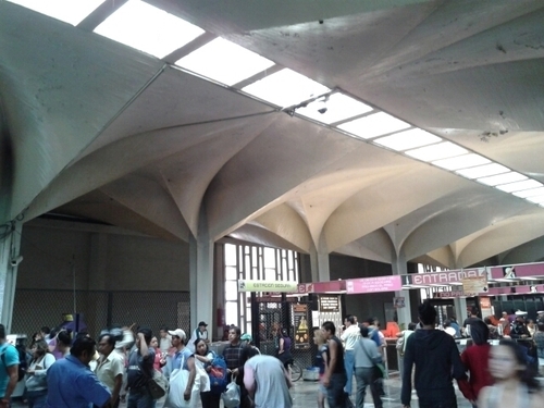 De mente viajera e ideas fugaces, en busca de mi fuerza de voluntad extraviada. Celayeno con gusto. No soy de Celaya. Arquitecto.