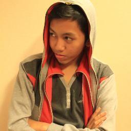 Sikapilah hidup meski harus naik turun. ''hargai proses --- hingga hasil'' I'm Designer and I love Allah