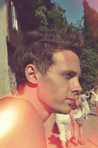 PitikaMan's profile picture. Red lipstick, black shadows, one more for love.