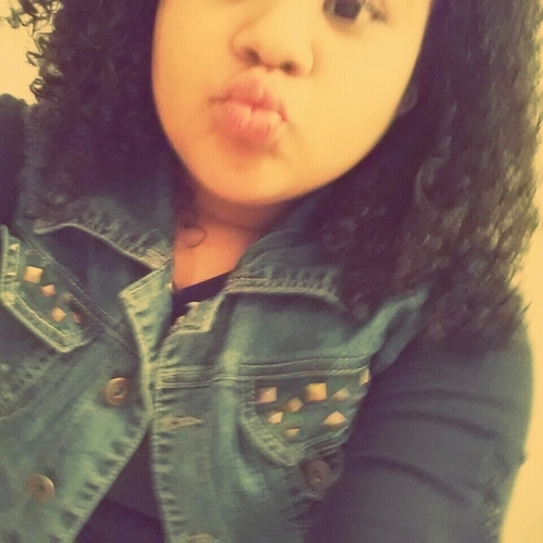 ~Haiiii~  lmao I like to laugh a lot follow me on instagram @yaryy_bayybieex3 lol mmkaybyee