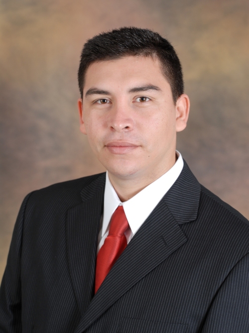 Attorney at Law as Profession
Photographer as Hobbie
Francophone et Francophile 
Padre orgulloso, amante de mi Familia y de la Vida
