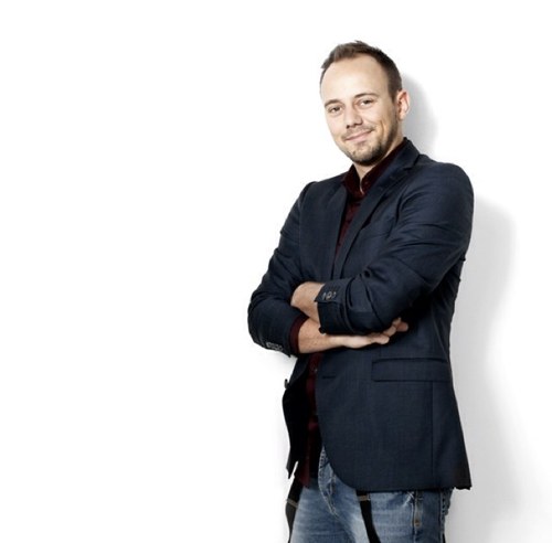 Addicted to mobile, new media, startups, Cooking, painting and sharing. Digital advisor and concept wizard at In2media