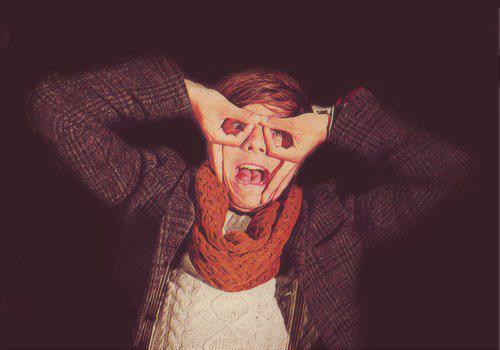 Nao Louis,nao senta no teclabdbdjdjdhfbvsfduevfv