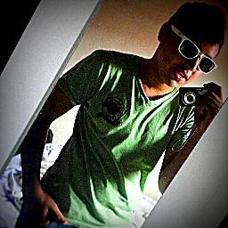 Elogios não me elevam, ofensas não me rebaixam, sou o que sou e não o que acham.