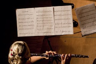 Contemporary flautist, improviser, latterly composing and phd candidate @universityleeds she/her