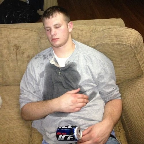 Scumbagallen's profile picture. Whos tryna smoke a butt?