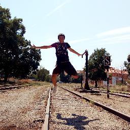 LatorreJose's profile picture. Tengo a mi psiquiatra en el manicomio.