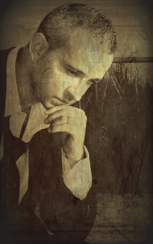 FabrizioBalzano's profile picture. Adoro Eros. Canto perchè l'anima non deve tacere mai. Nel mio mondo affetti grandi e grandi passioni. Amo mia figlia, mia moglie e i rapporti sinceri.