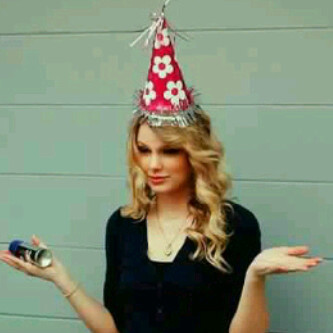 TaylorSwiftmas's profile picture. 