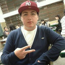 Euu Soo extroveertido,Tooco um #sertanejãonoviolao ee gosto de curtii a vida! E Fooda-se, vá por voçe, naao pelos outros ... =)