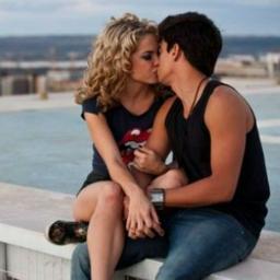 ♥LUAR ♥ 
Não vou mais deixar você partir
Nada vai tirar você de mim
Não vou mais deixar você partir
As vezes tudo recomeça quando chega o fim